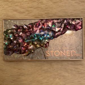 Urban Decay Stoned Vibes Eyeshadow Palette
